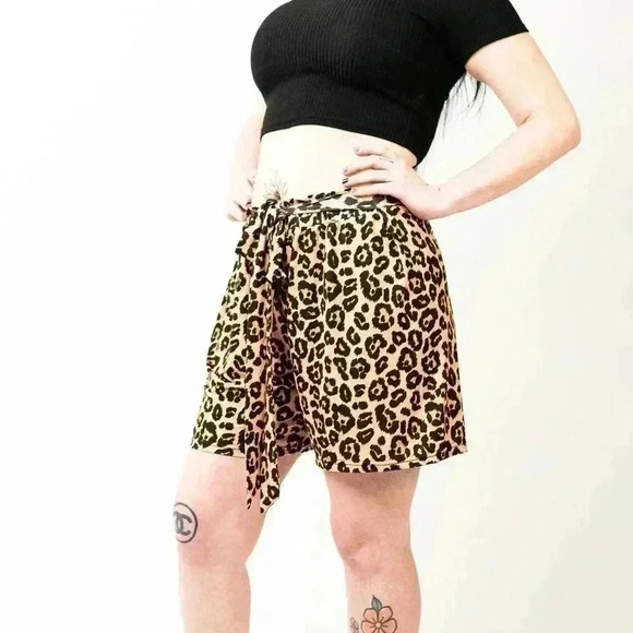 Simply Southern Cheetah Leopard Print Baggy Shorts - Picture 2 of 6